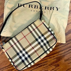 Authentic Burberry Nova Check Pochette Shoulder Bag